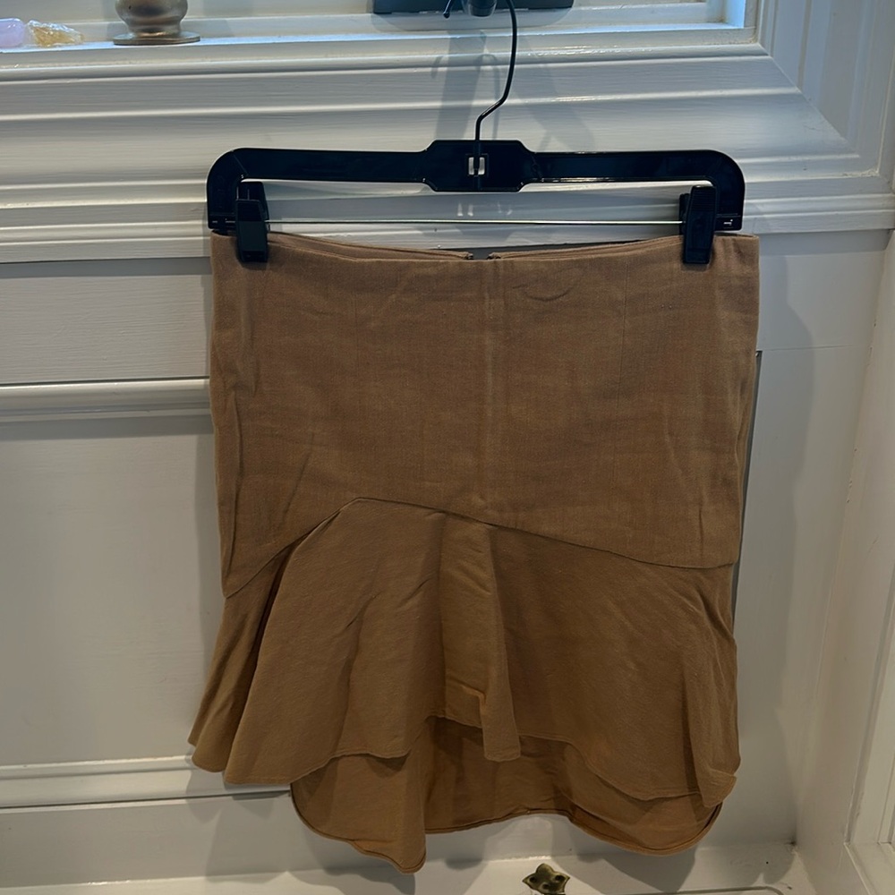 Alice + Olivia linen skirt shorter at front longer at the back camel color
